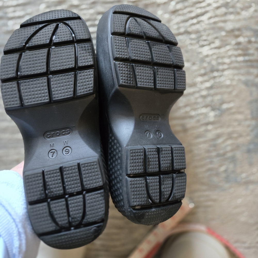 CROCS Black Platform Loafer Flats - Picture 4 of 10